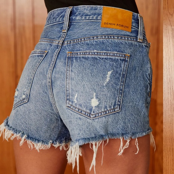 NWT! DENIM FORUM THE EX BOYFRIEND SHORT - Picture 2 of 6